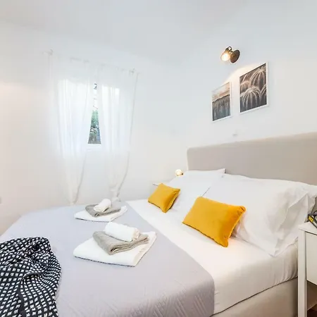 Sestrice Apartment *