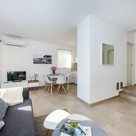 Sestrice Apartment