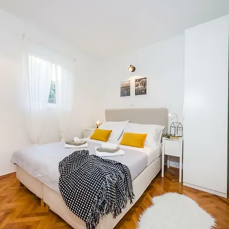 Sestrice Apartment
